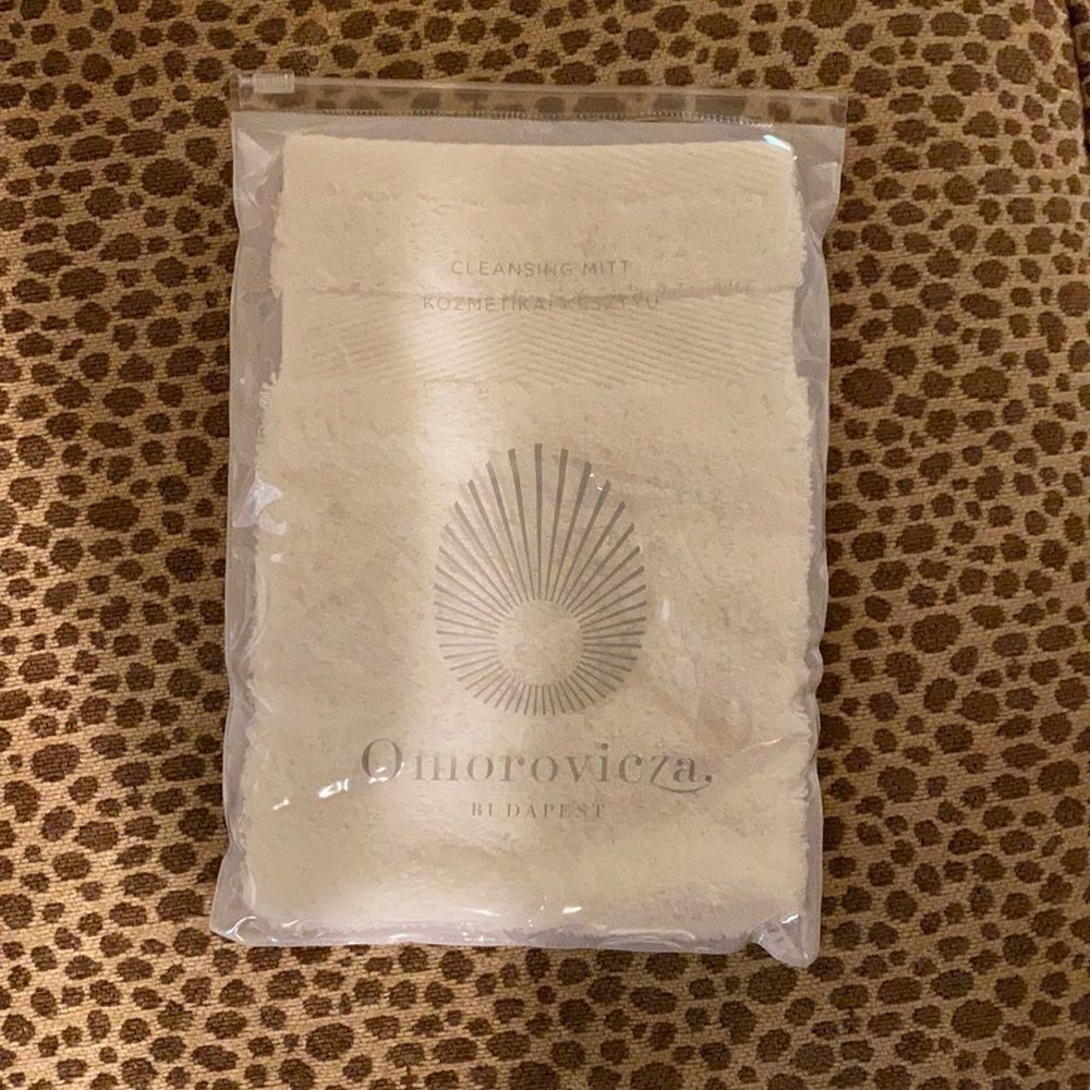 NWT Omorovicza Cleansing Mit 